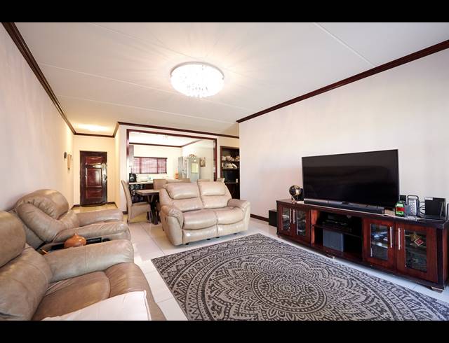 3 BEDROOM APARTMENT SOLD IN SUMMERSET